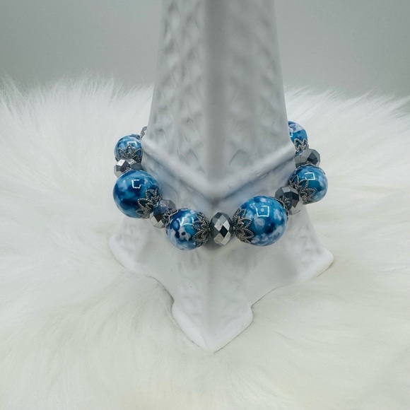 Large Beads Blue Statement Beaded Bracelet - Picture 4 of 5